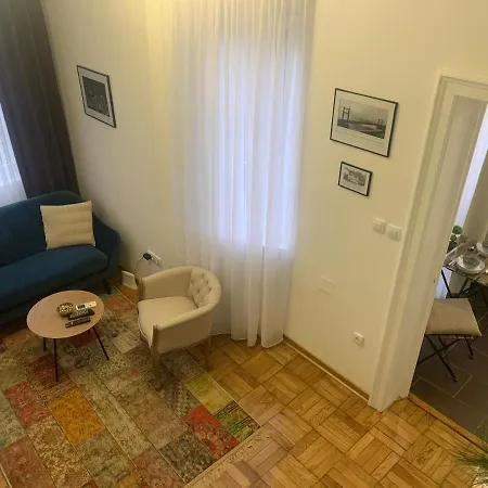 Old Town Center Βελιγράδι